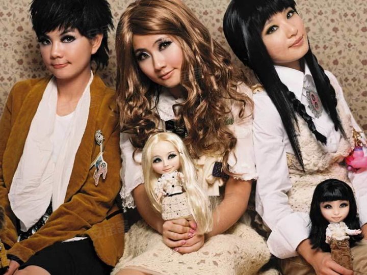 selina预计六月复出 曝光she搞怪家居照